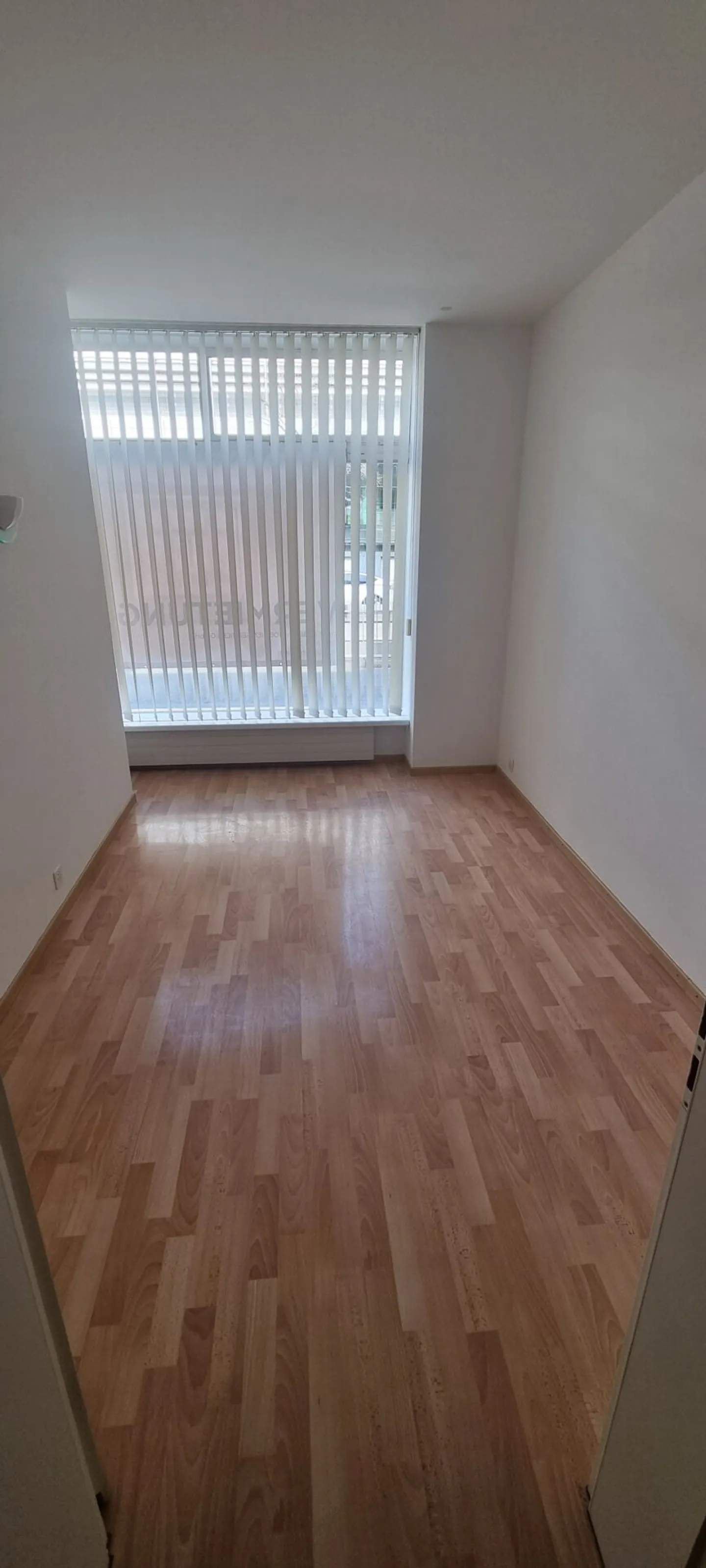 Eigerplatz - Espace commercial lumineux et spacieux avec 8 chambres à louer ! - Photo 7 sur 12