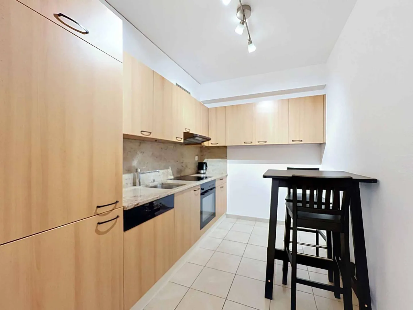 3.5 Room Apartment - Photo 2 of 6