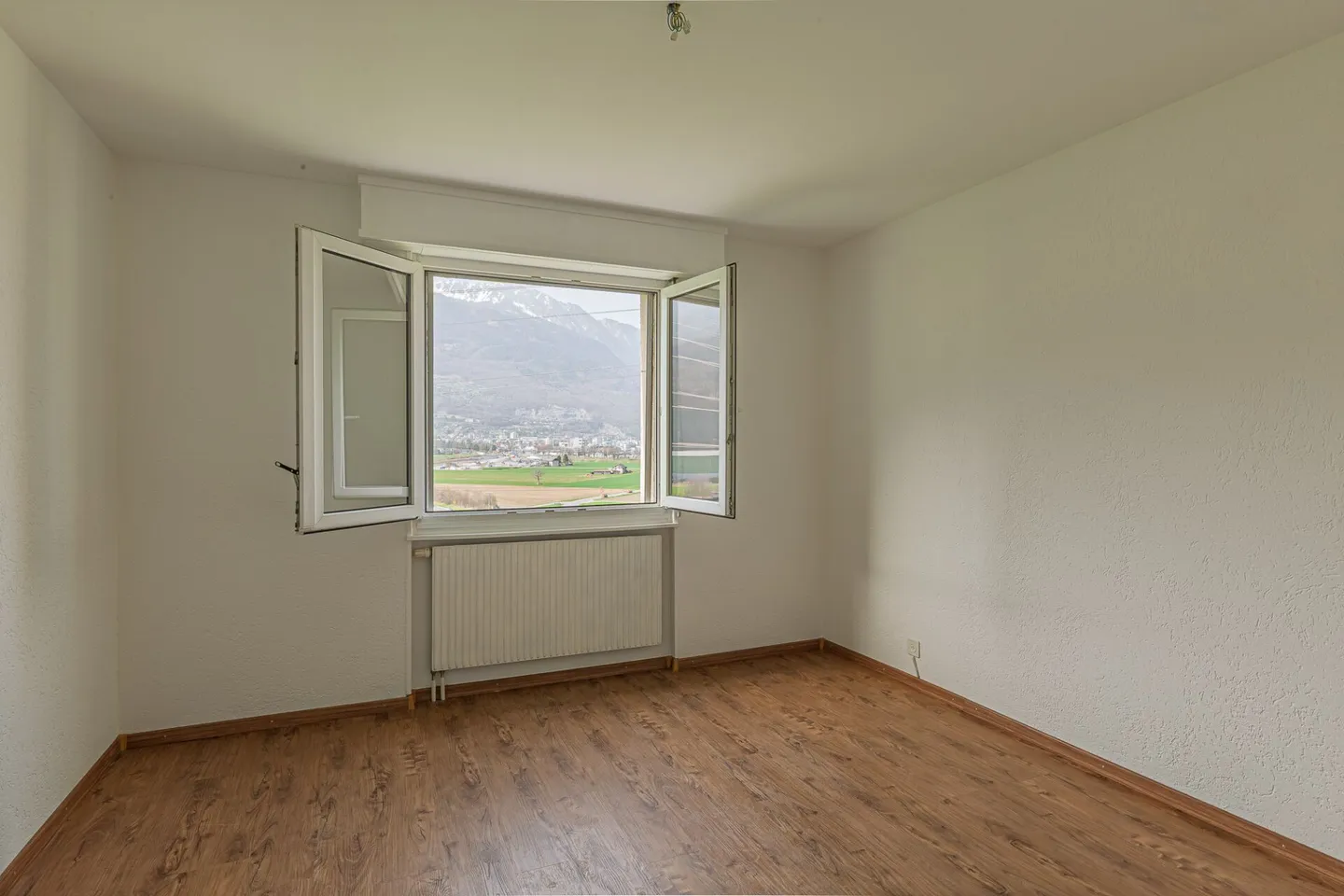 Renovierte 2,5-Zimmer-Penthousewohnung sofort verfügbar! - Foto 6 von 13