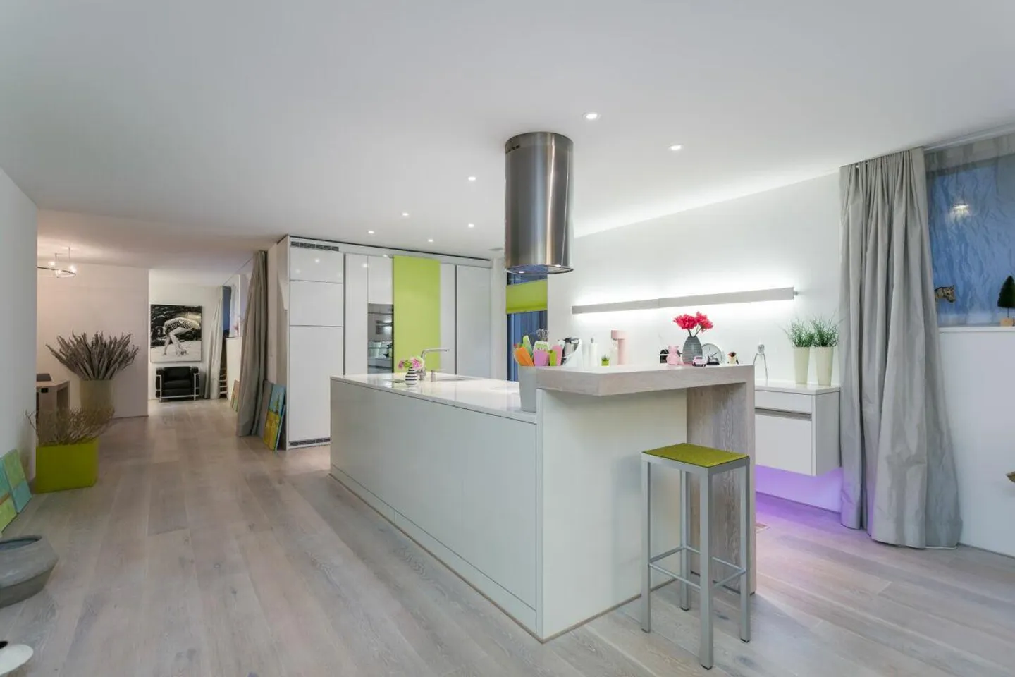Exclusive 5.5-room apartment with garden terrace in the city of Zurich - Photo 3 of 13