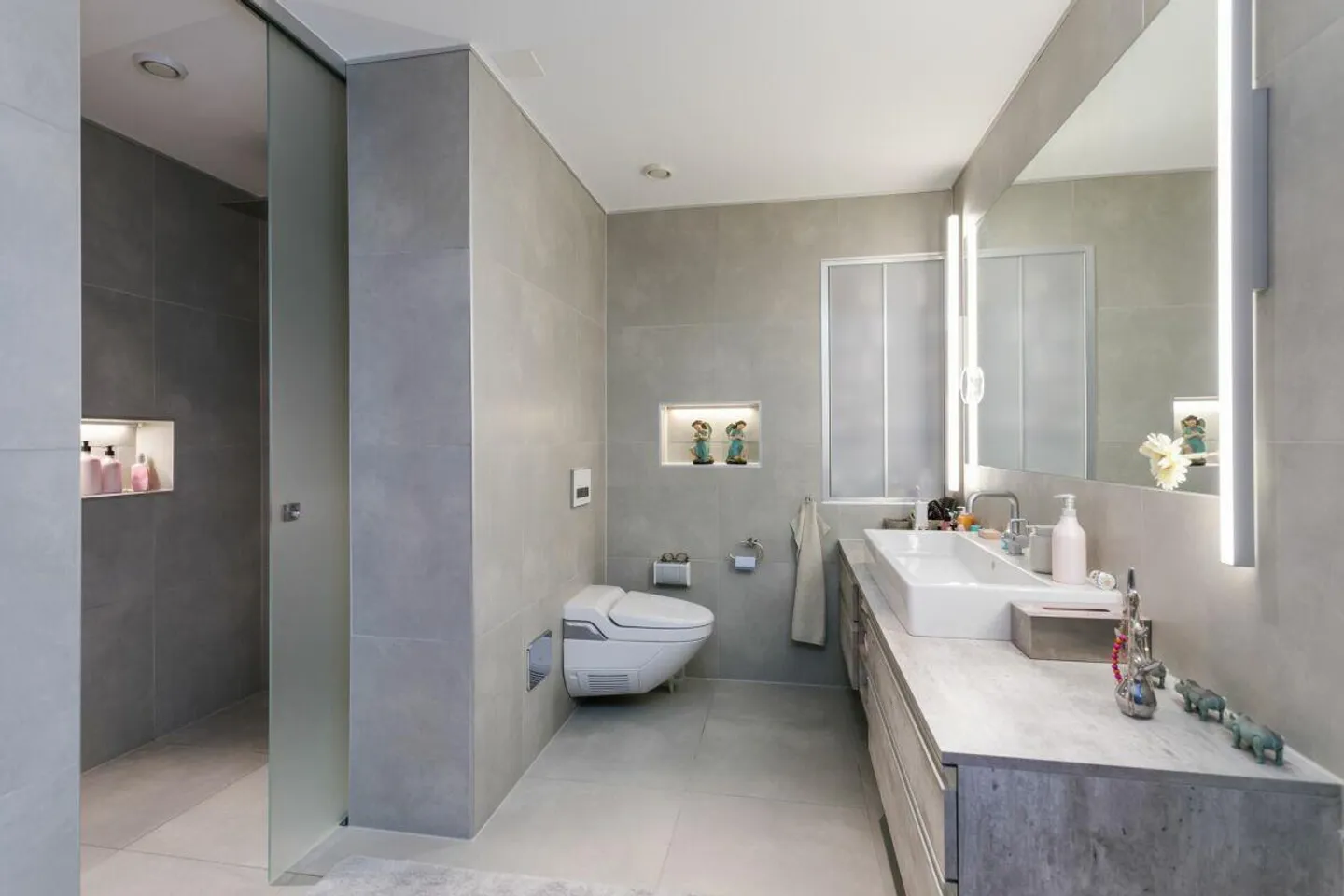 Exclusive 5.5-room apartment with garden terrace in the city of Zurich - Photo 9 of 13