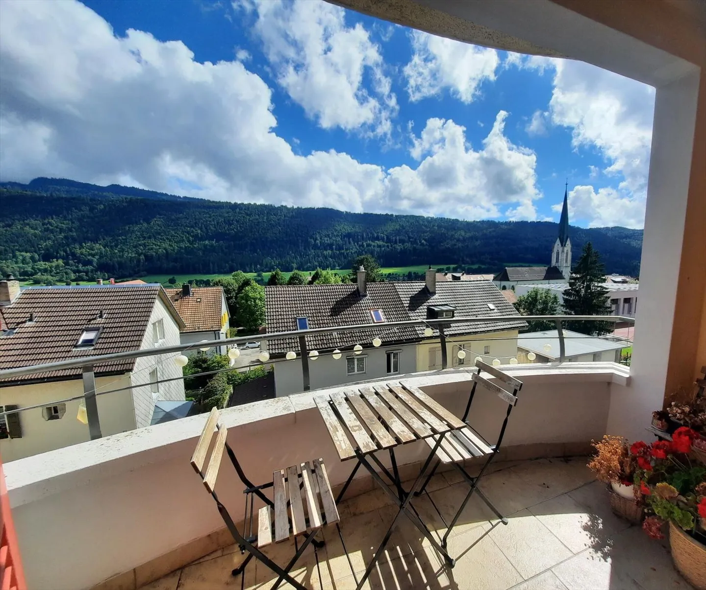 St-Imier, nice 2.5-room apartment with balcony - Photo 4 of 4