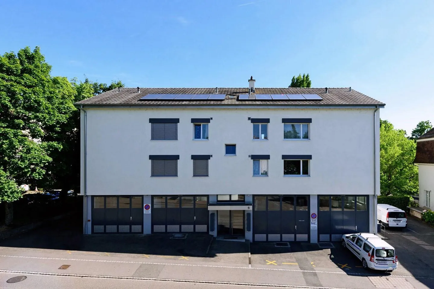 Charmante Dachwohnung in Binningen - Foto 2 von 3