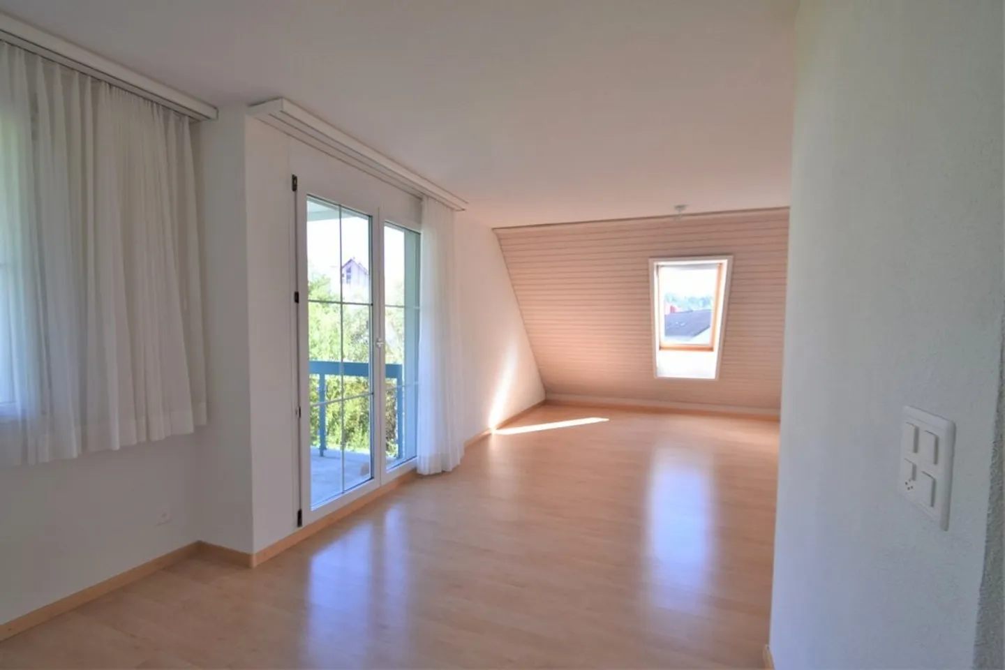 Cozy living in a sunny location - Photo 1 of 9