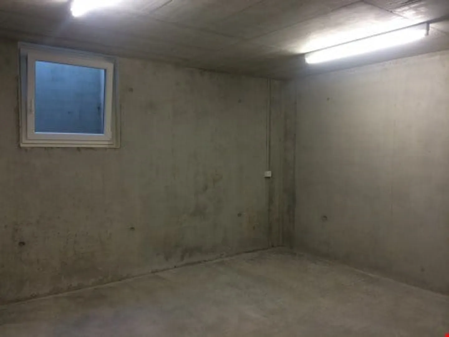 Salle de loisirs/de bricolage ou de stockage - Photo 1 sur 1