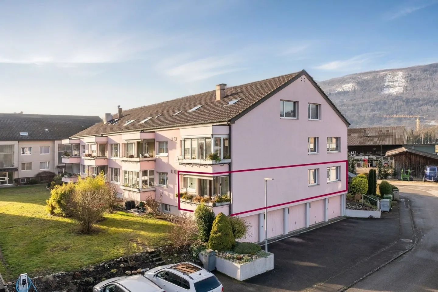 Offre attrayante - Appartement en copropriété de 4,5 pièces avec box garage - Photo 1 sur 14