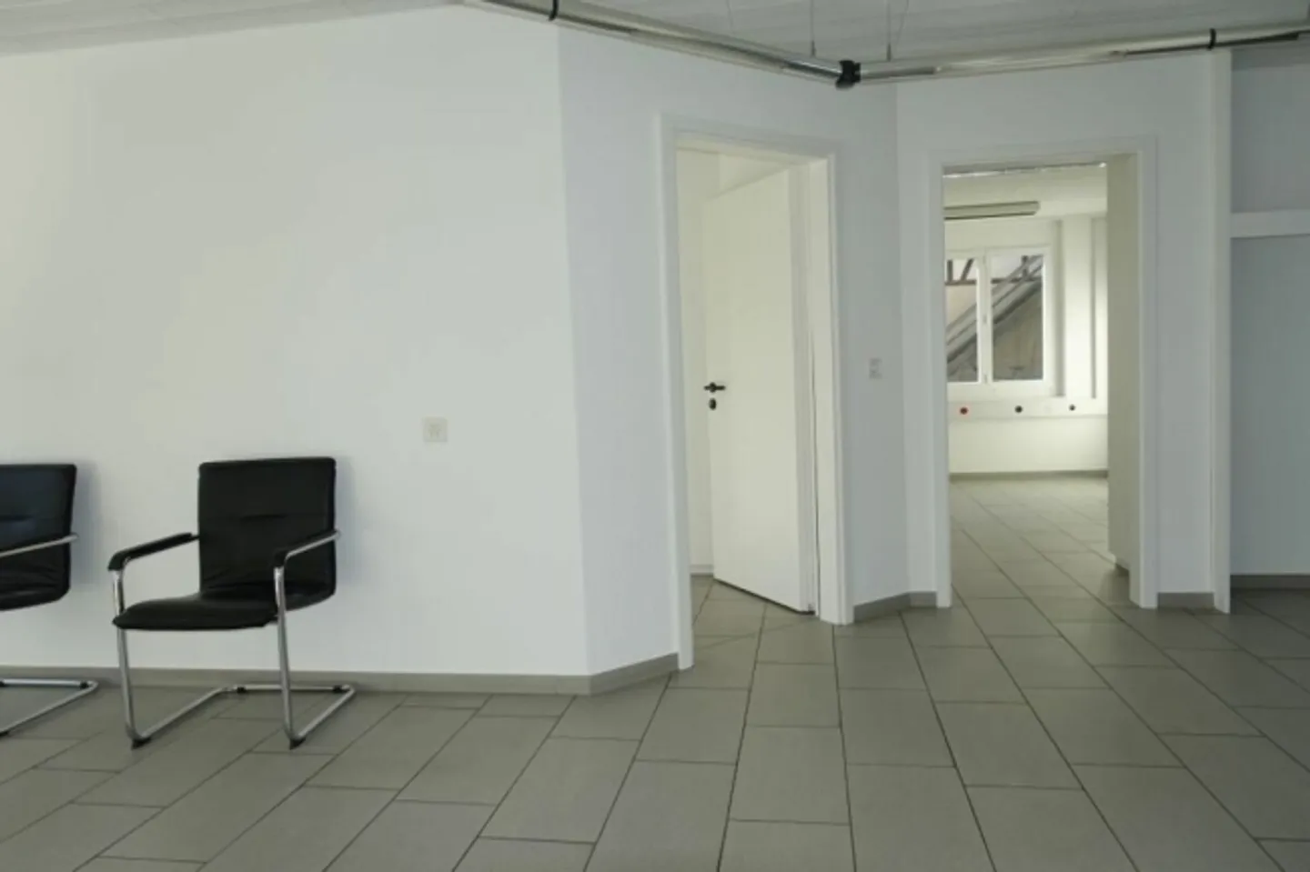 Spacious practice and office spaces on the ground floor and basement - Photo 9 of 10