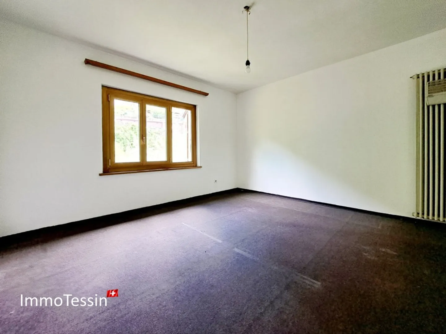 VERY RARE JEWEL: Living on the only inhabited island in Ticino - Photo 11 of 13