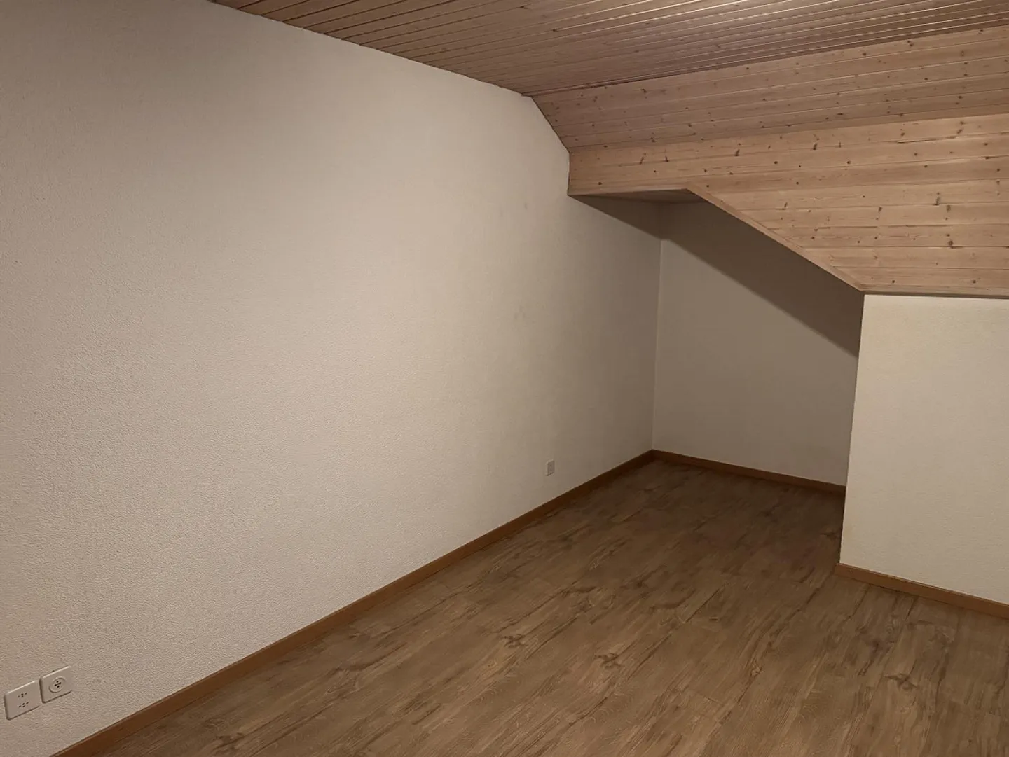 Appartement spacieux de 2,5 pièces avec cheminée - Photo 7 sur 9