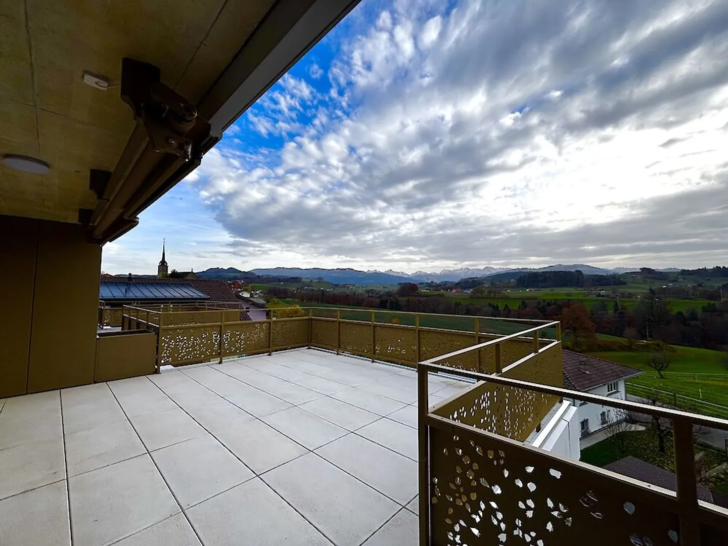 ERSTBEZUG! Exklusive 3.5-Zimmer-Attikawohnung in Alterswil - Foto 5 von 9