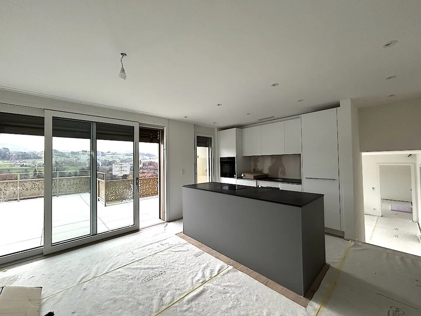 ERSTBEZUG! Exklusive 3.5-Zimmer-Attikawohnung in Alterswil - Foto 2 von 9