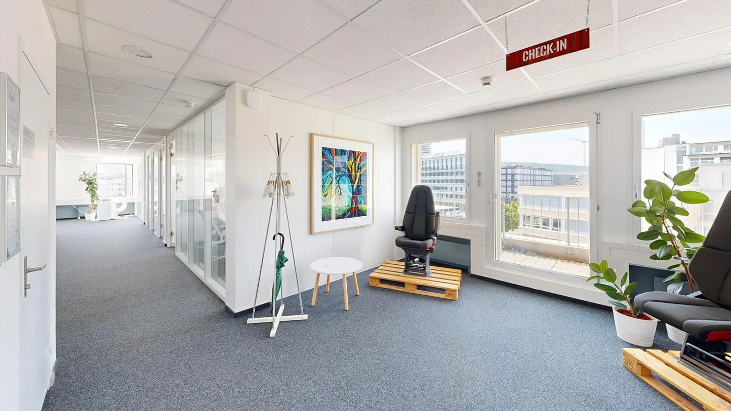 Commercial Space in Dübendorf - Photo 1 of 6