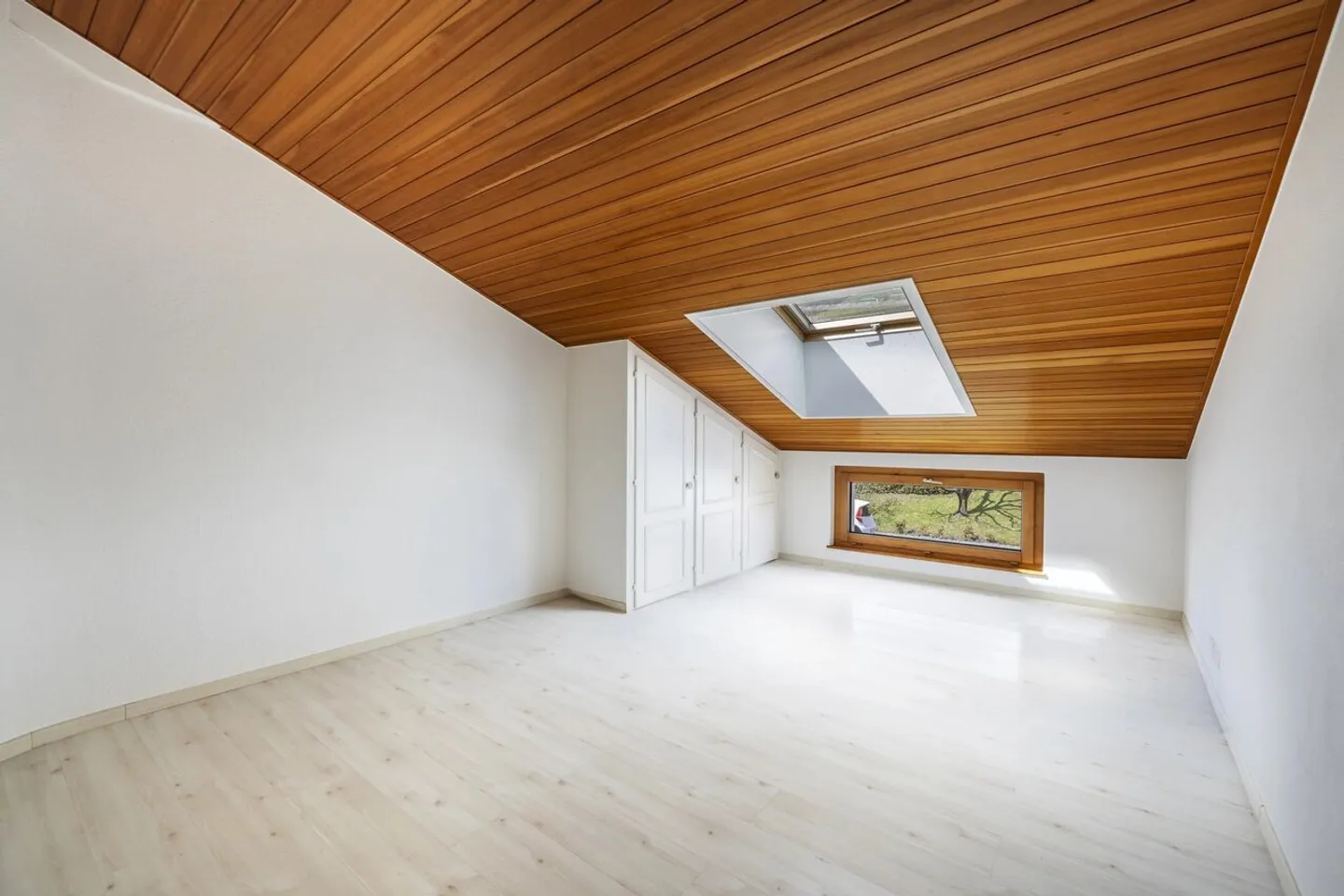 Large and charming 3.5 room apartment on the top floor - Photo 10 of 13