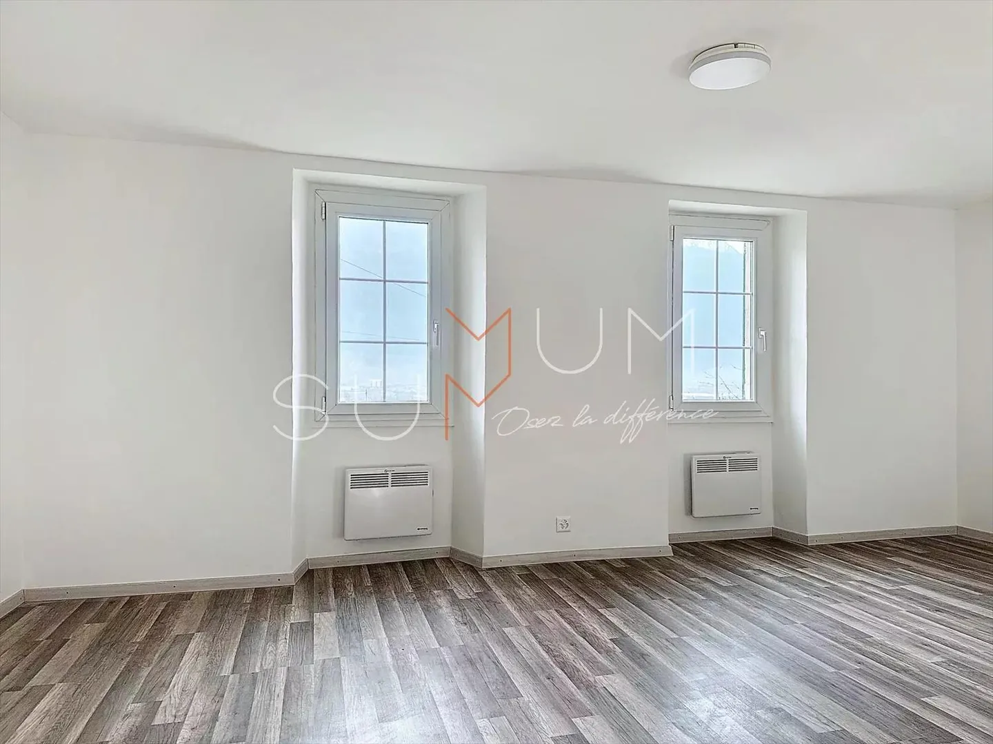 Renovated studio loft for rent - Photo 2 of 7