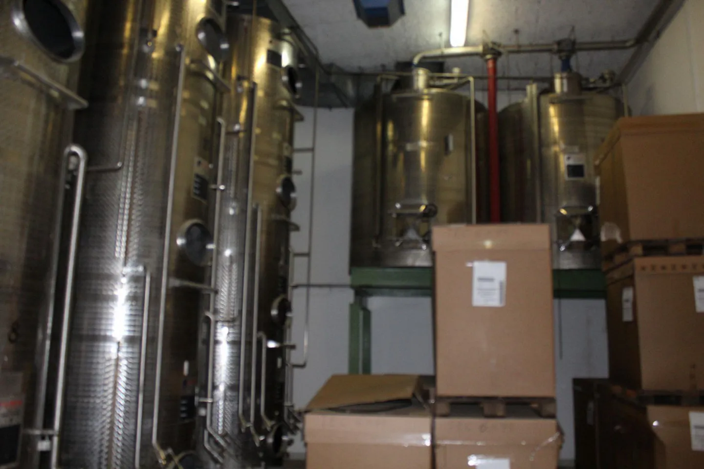 Cave à vin équipée à vendre - Photo 10 sur 13