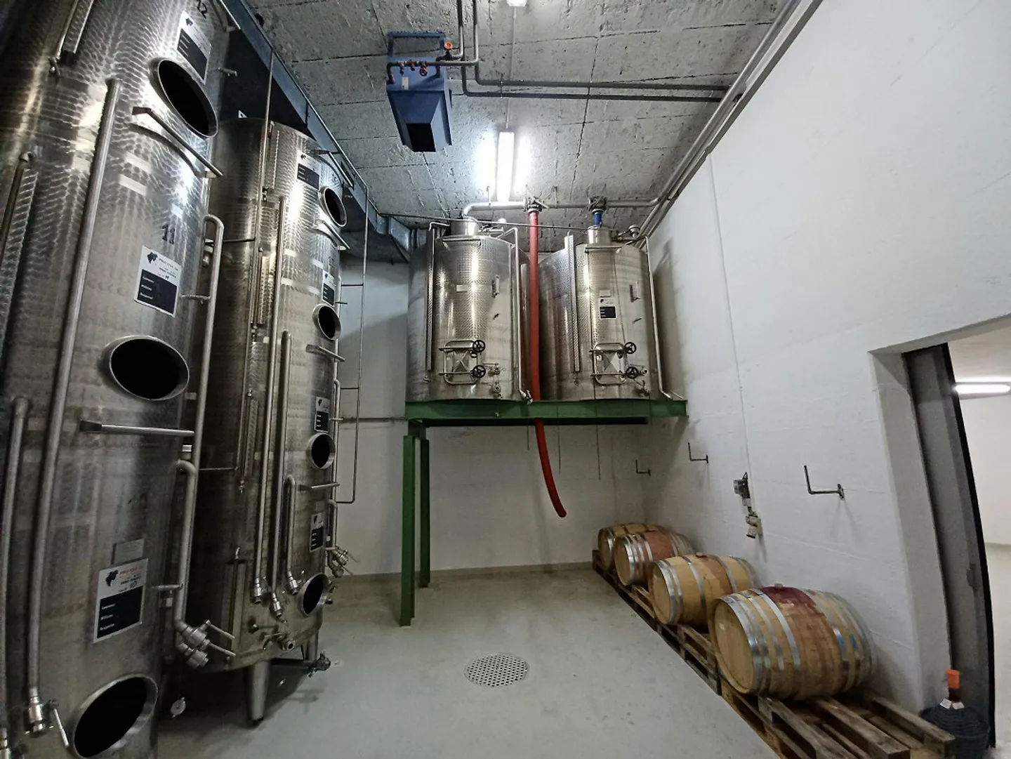 Cave à vin équipée à vendre - Photo 13 sur 13