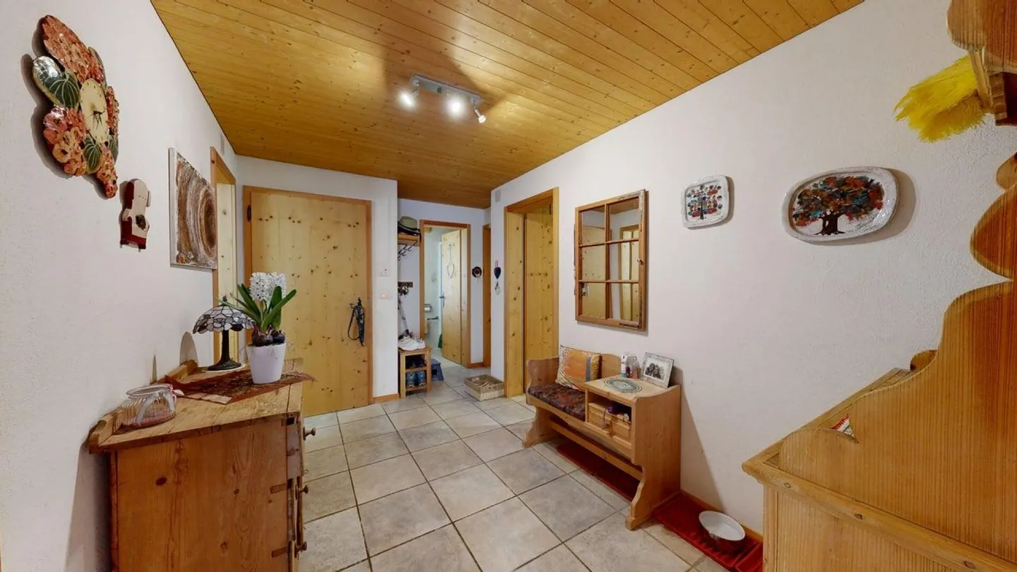 Prendere il sole nel quartiere residenziale di Bünda - Foto 6 di 10
