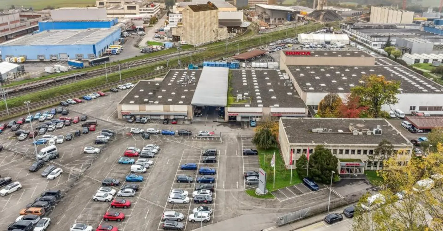 Exceptional opportunity in Satigny 1,940 m² of industrial and storage space - Photo 5 of 5