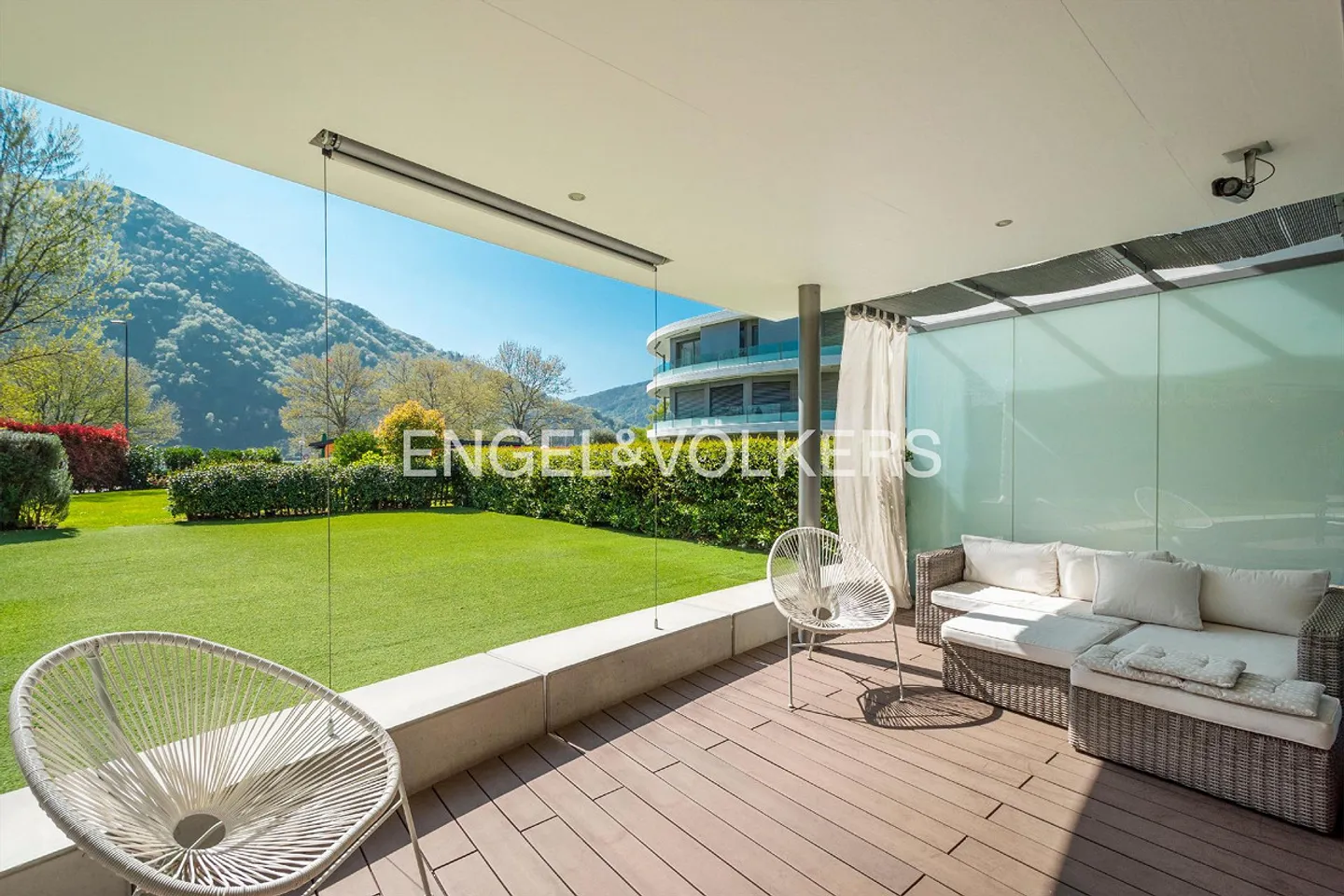 High-quality apartment with garden in the first lake line - Photo 1 of 14