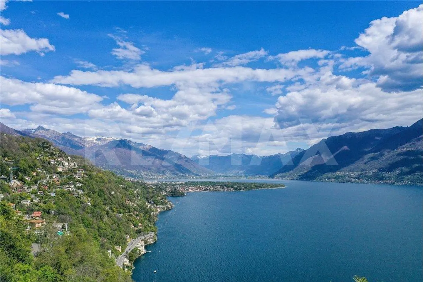 Maison rénovée de 5,5 pièces avec vue sur le lac à 180° - Photo 2 sur 13