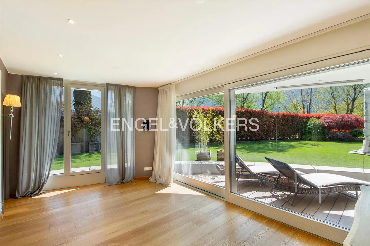 High-quality apartment with garden in the first lake line - Photo 9 of 14