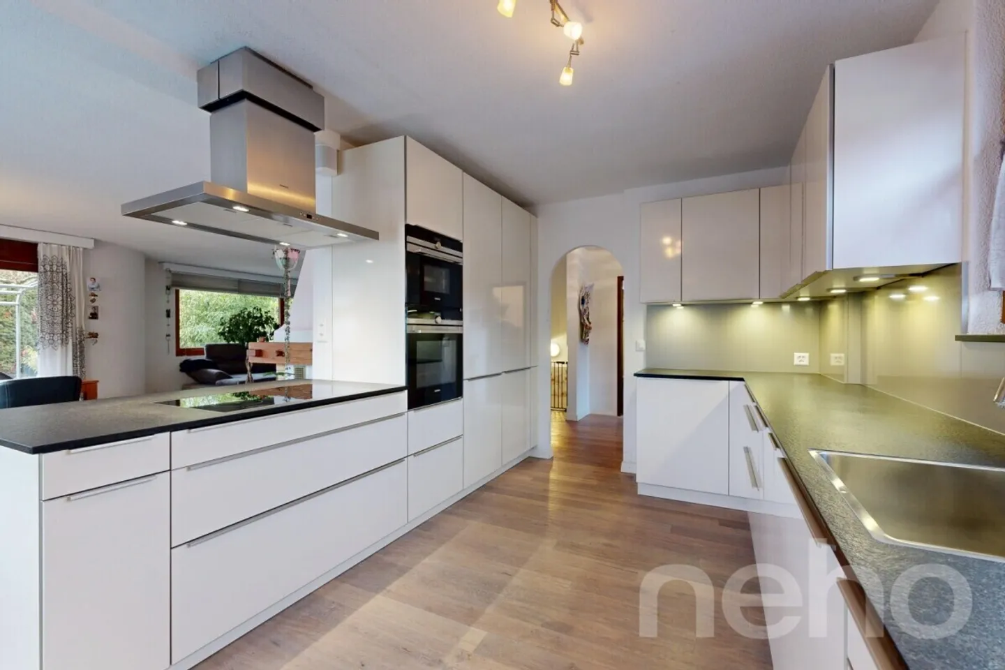 Casa unifamiliare in un tranquillo quartiere familiare con ampi spazi - Foto 5 di 12