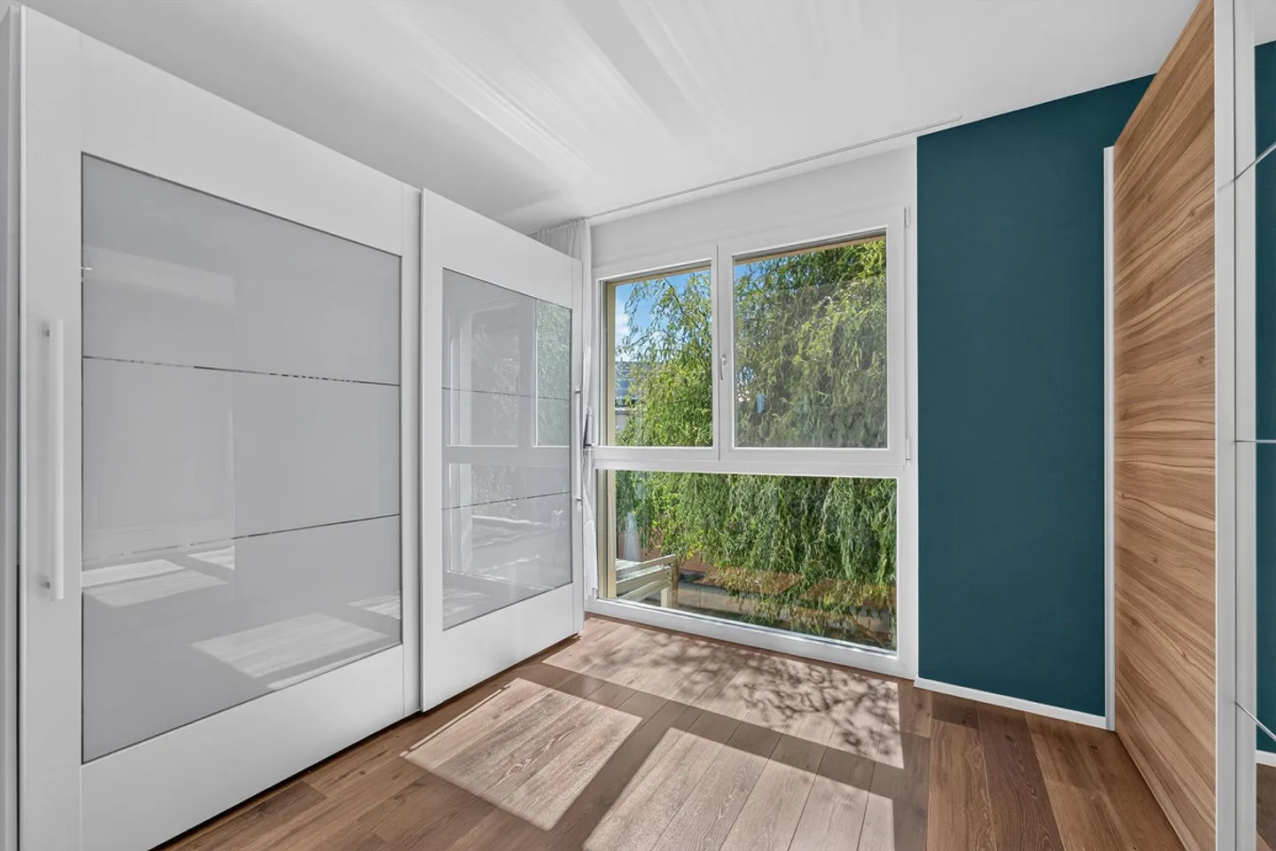Very generous, beautiful semi-detached family house in a top location - Photo 11 of 20