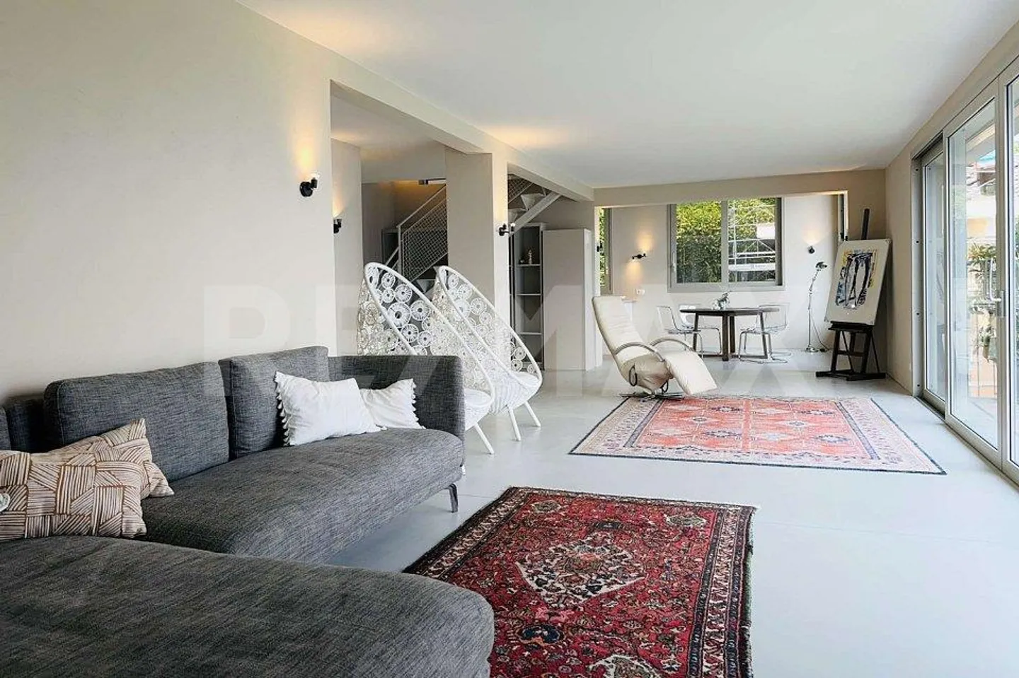 Maison rénovée de 5,5 pièces avec vue sur le lac à 180° - Photo 8 sur 13