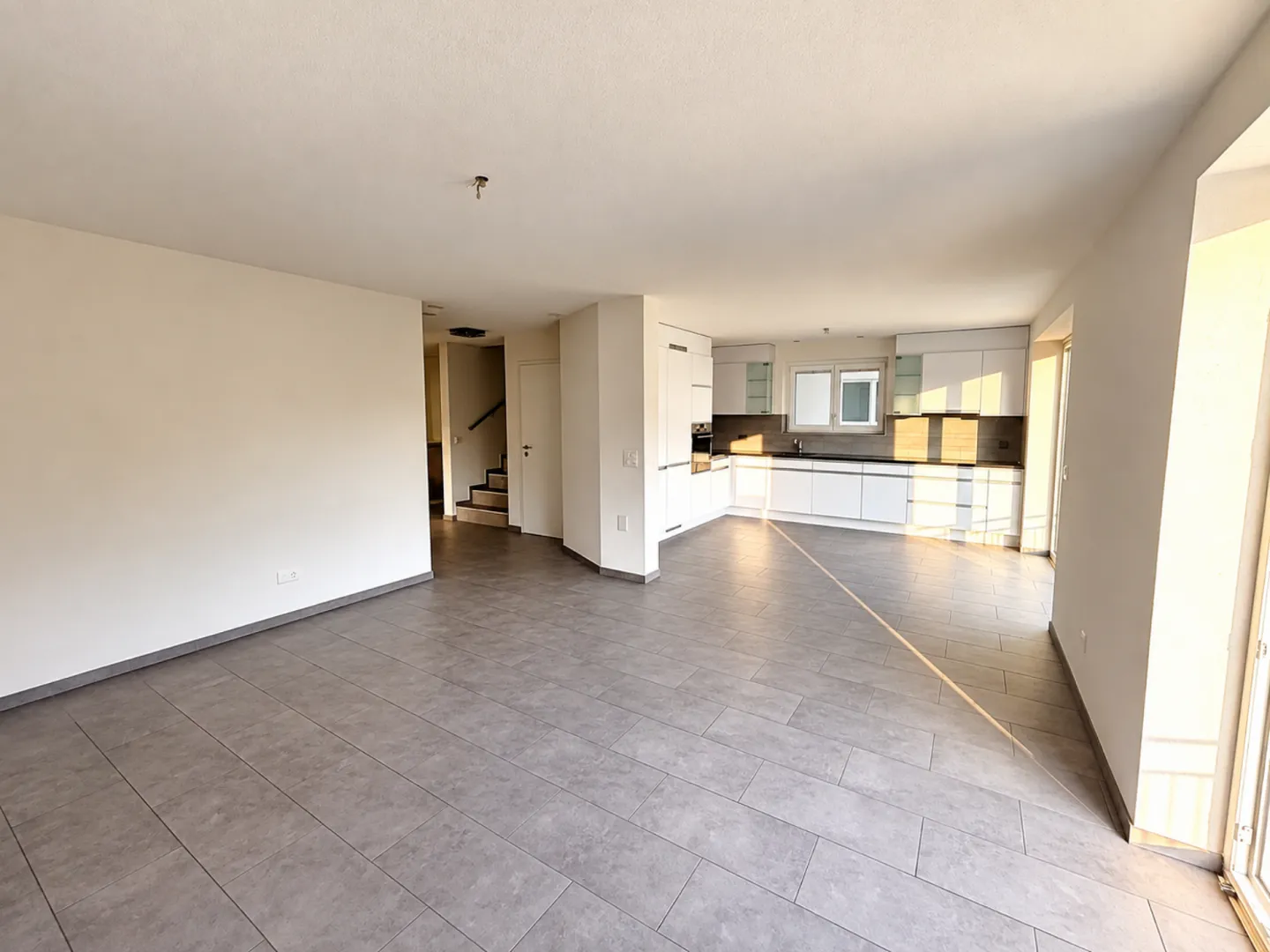 Duplexwohnung mit eigenem Eingang - Foto 1 von 12
