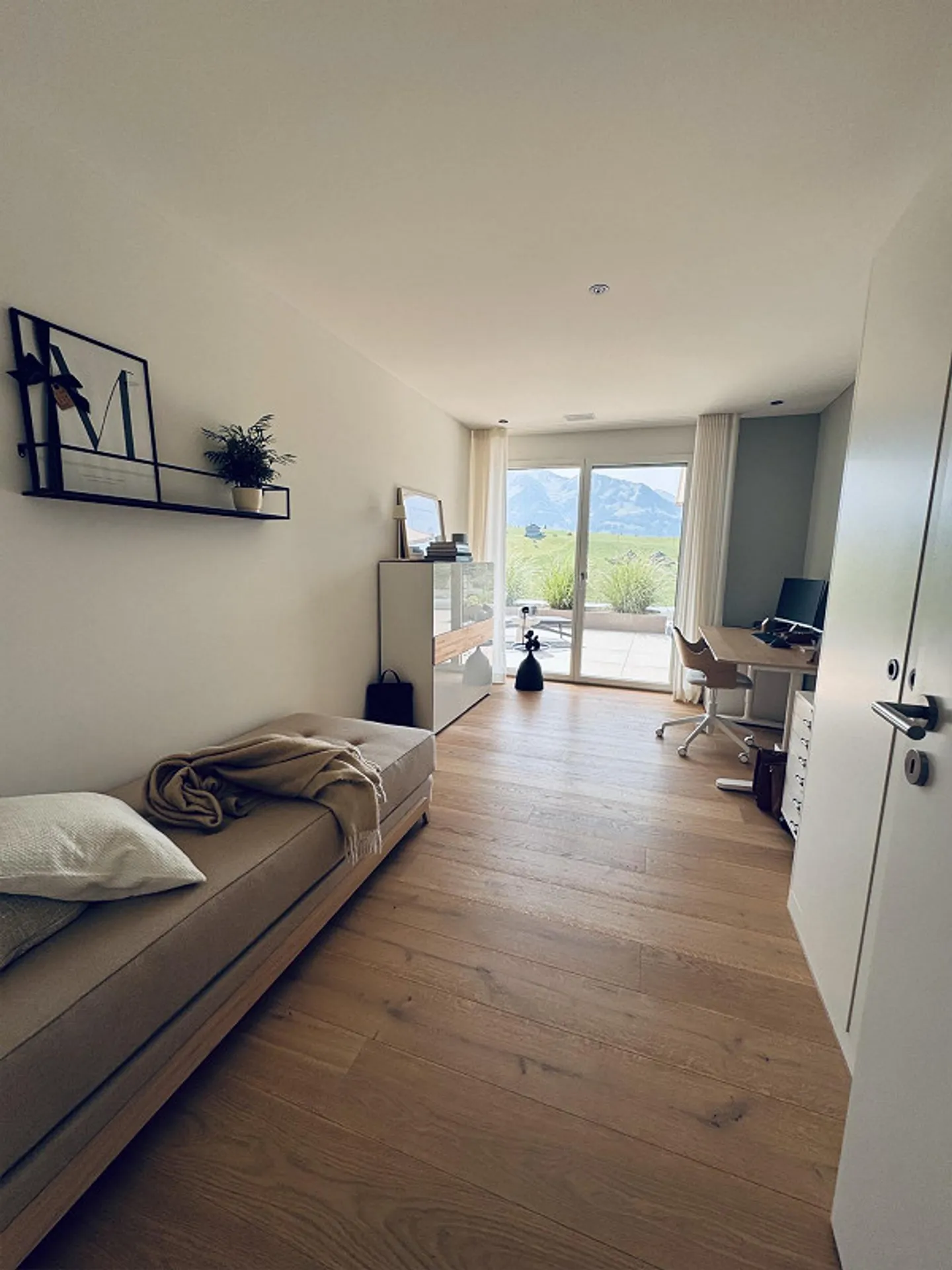 HIGH-END TERRACE APARTMENT WITH "LICENSE TO CHILL" - FACTOR - Photo 8 of 13