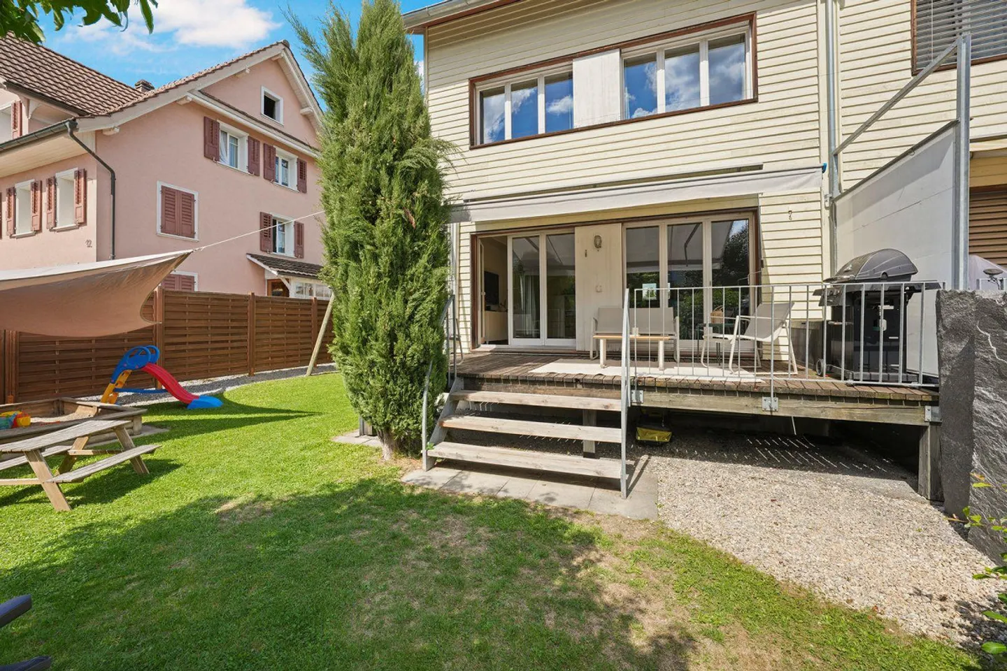 Familienfreundliches Reiheneckhaus in Flawil - Foto 5 von 30