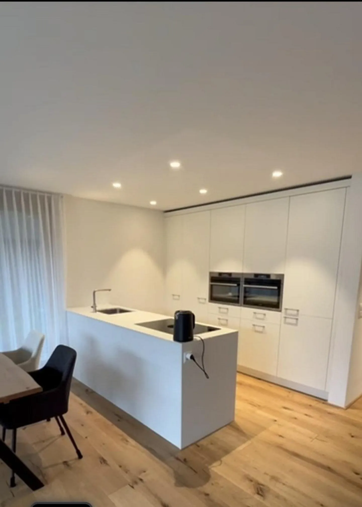 Appartement de 3,5 pièces au rez-de-chaussée avec une vue imprenable sur les montagnes - à partir du 01.10.2026 - Photo 2 sur 10