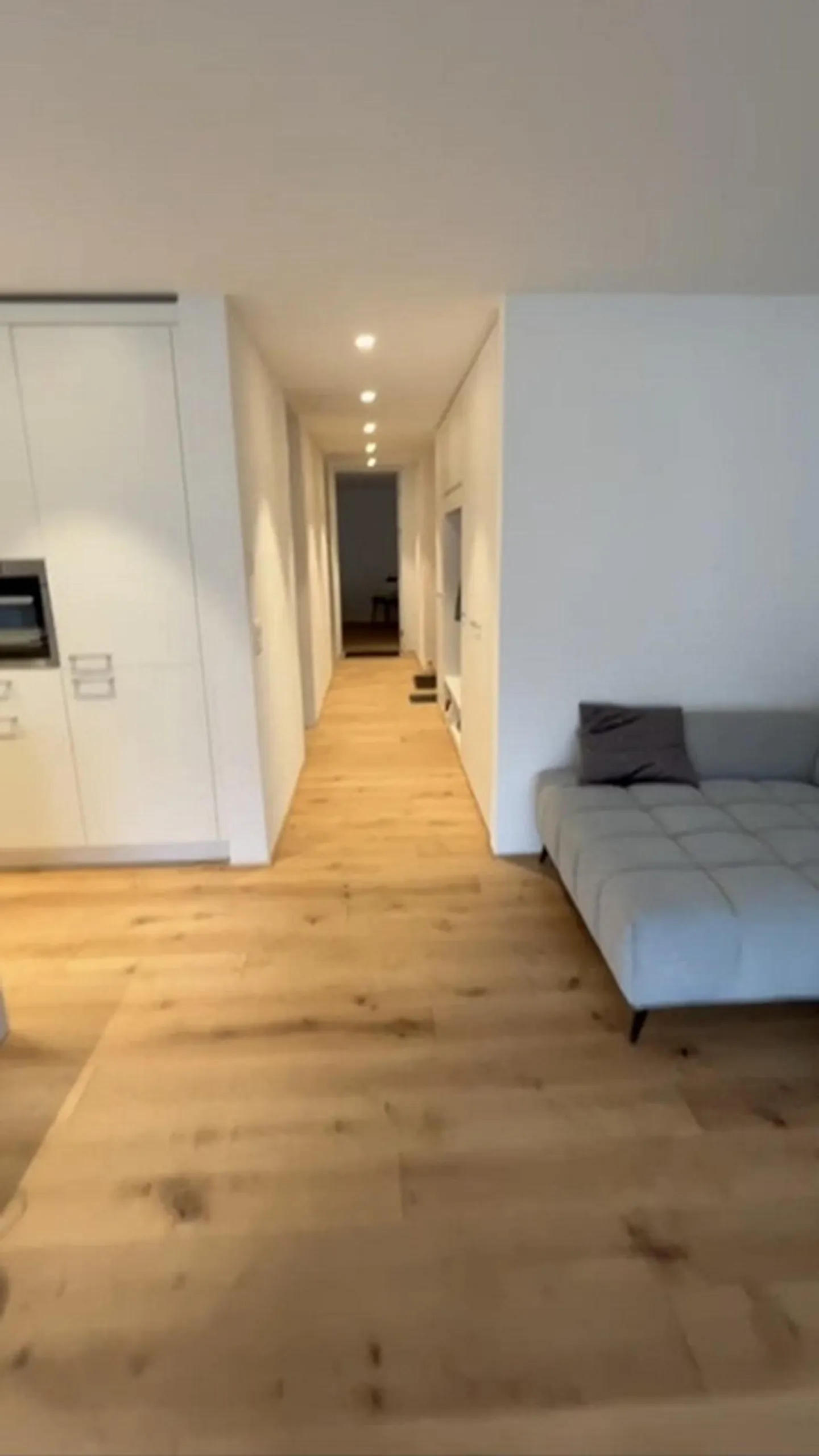 Appartement de 3,5 pièces au rez-de-chaussée avec une vue imprenable sur les montagnes - à partir du 01.10.2026 - Photo 4 sur 10