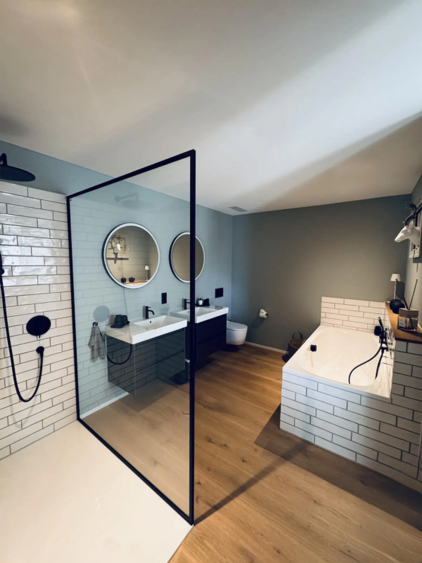 HIGH-END TERRACE APARTMENT WITH "LICENSE TO CHILL" - FACTOR - Photo 10 of 13