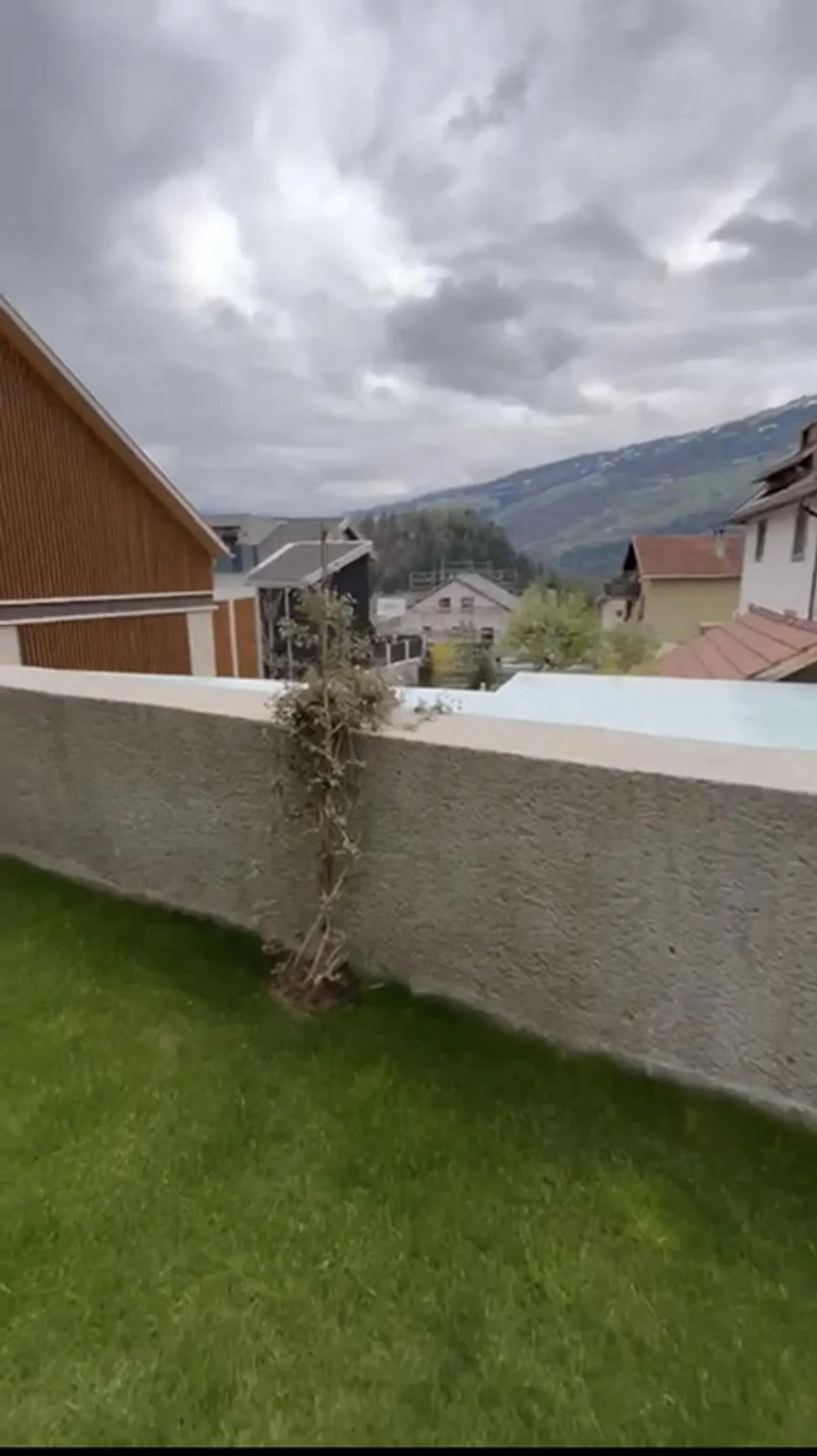 Appartement de 3,5 pièces au rez-de-chaussée avec une vue imprenable sur les montagnes - à partir du 01.10.2026 - Photo 10 sur 10