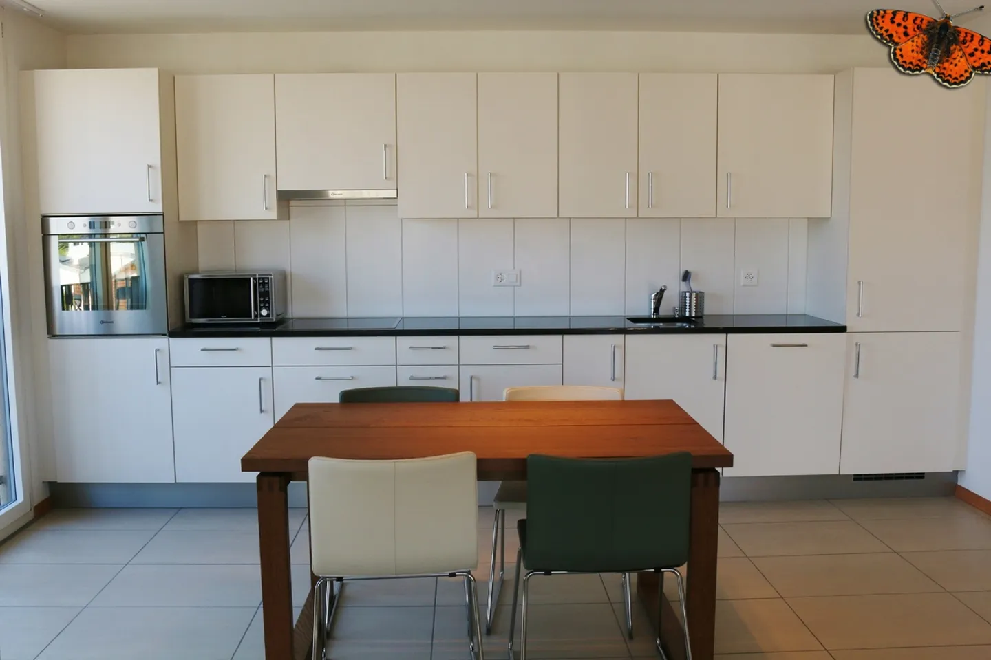 VERY NICE 4 ROOM APARTMENT - With storage and large balcony! - Photo 2 of 11