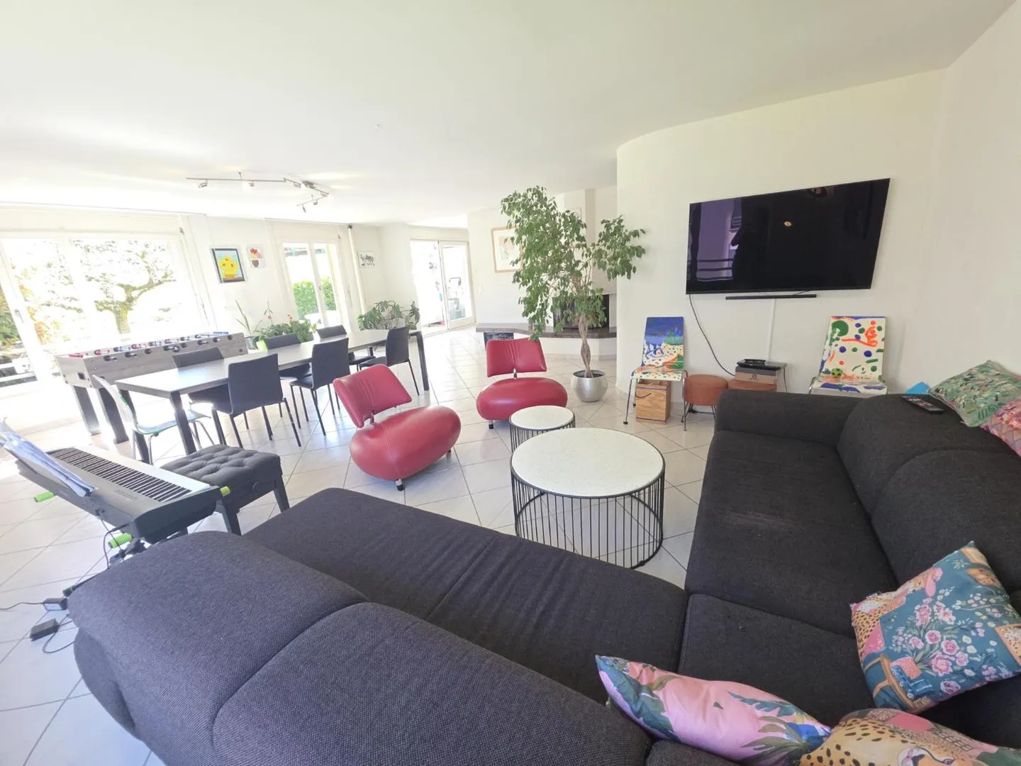 Appartement spacieux avec jardin - Photo 2 sur 10
