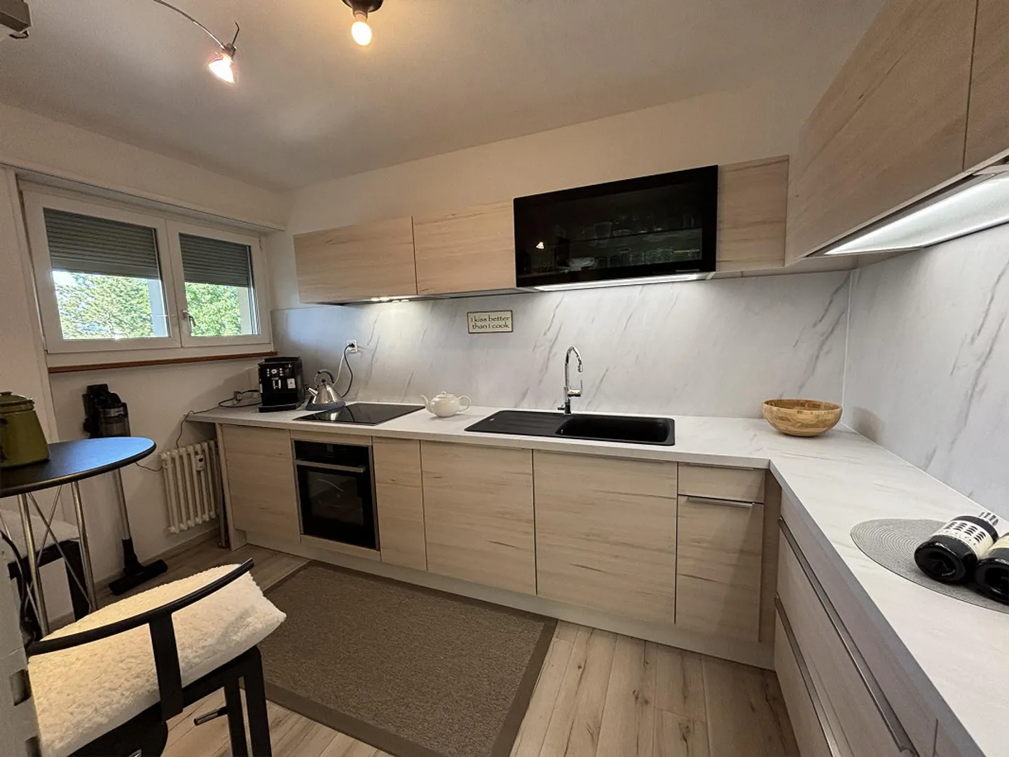 Freshly renovated 4-room apartment in a quiet location - Photo 1 of 6