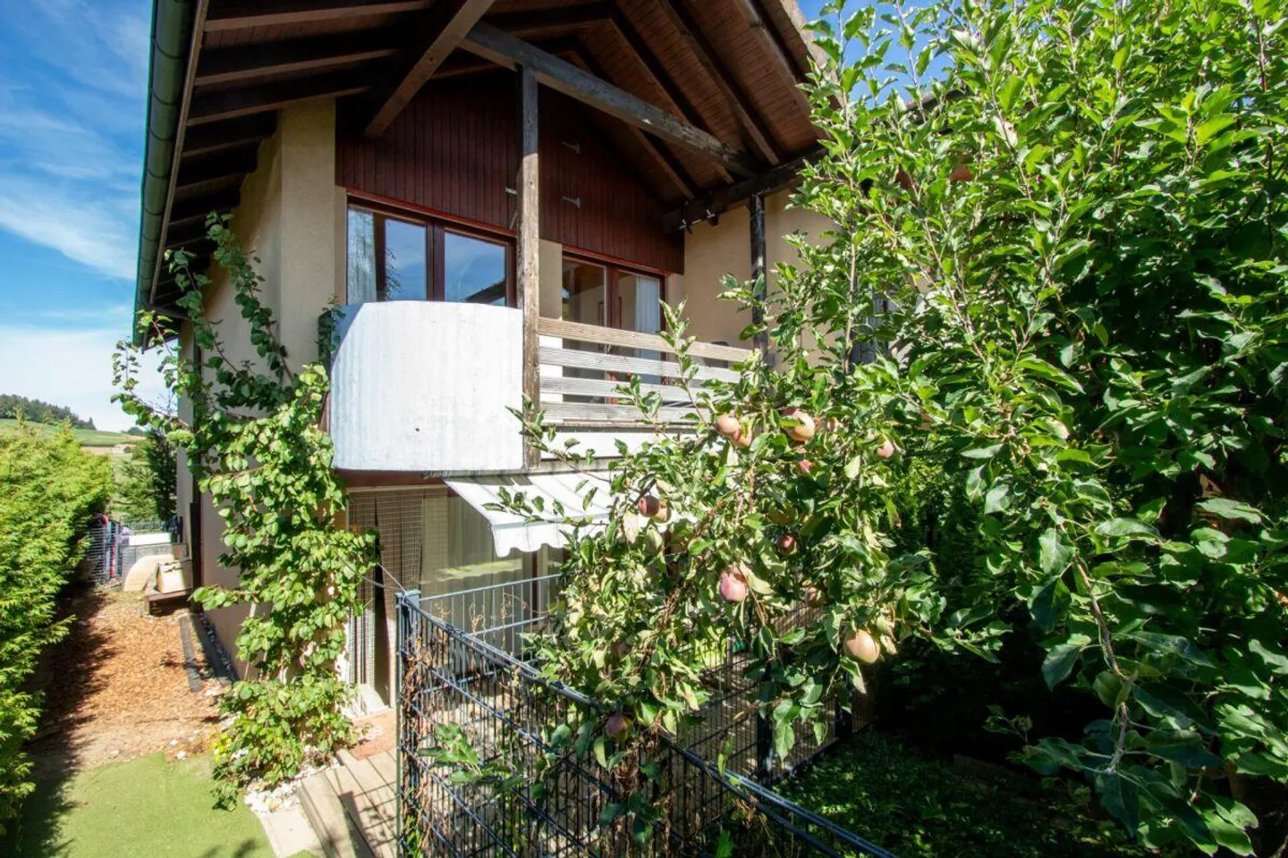 Maison Mitoyenne Charmante - Photo 1 sur 18