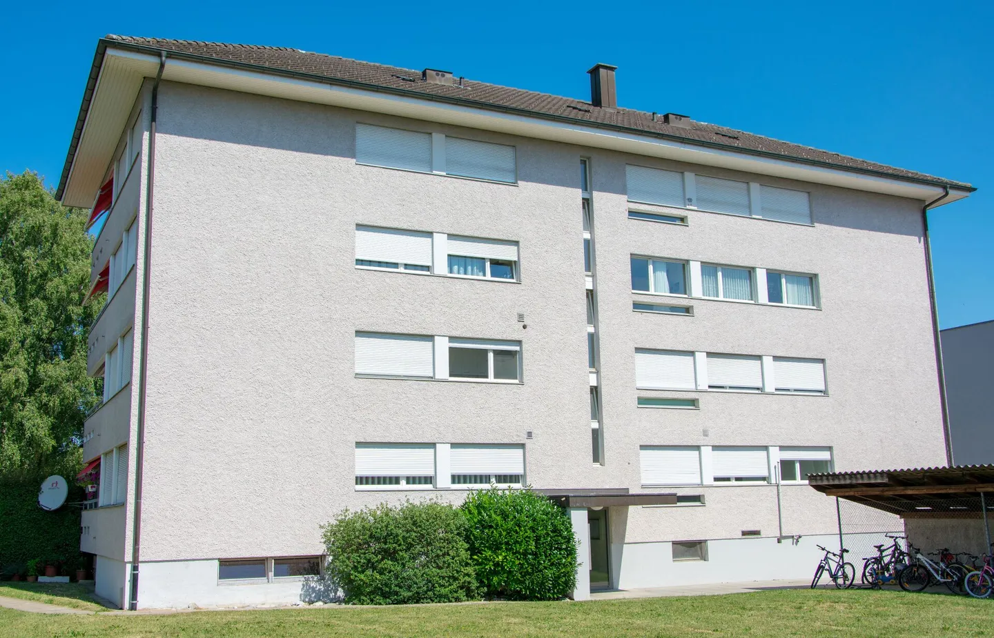 Practical single apartment in a central location - Photo 1 of 7