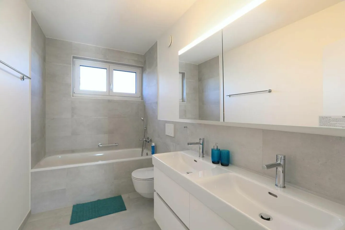 Modern 4-room apartment in Aesch - Photo 2 of 10