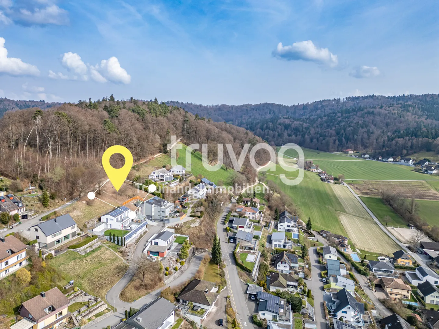 Terrain attractif dans un emplacement idyllique - Photo 1 sur 5
