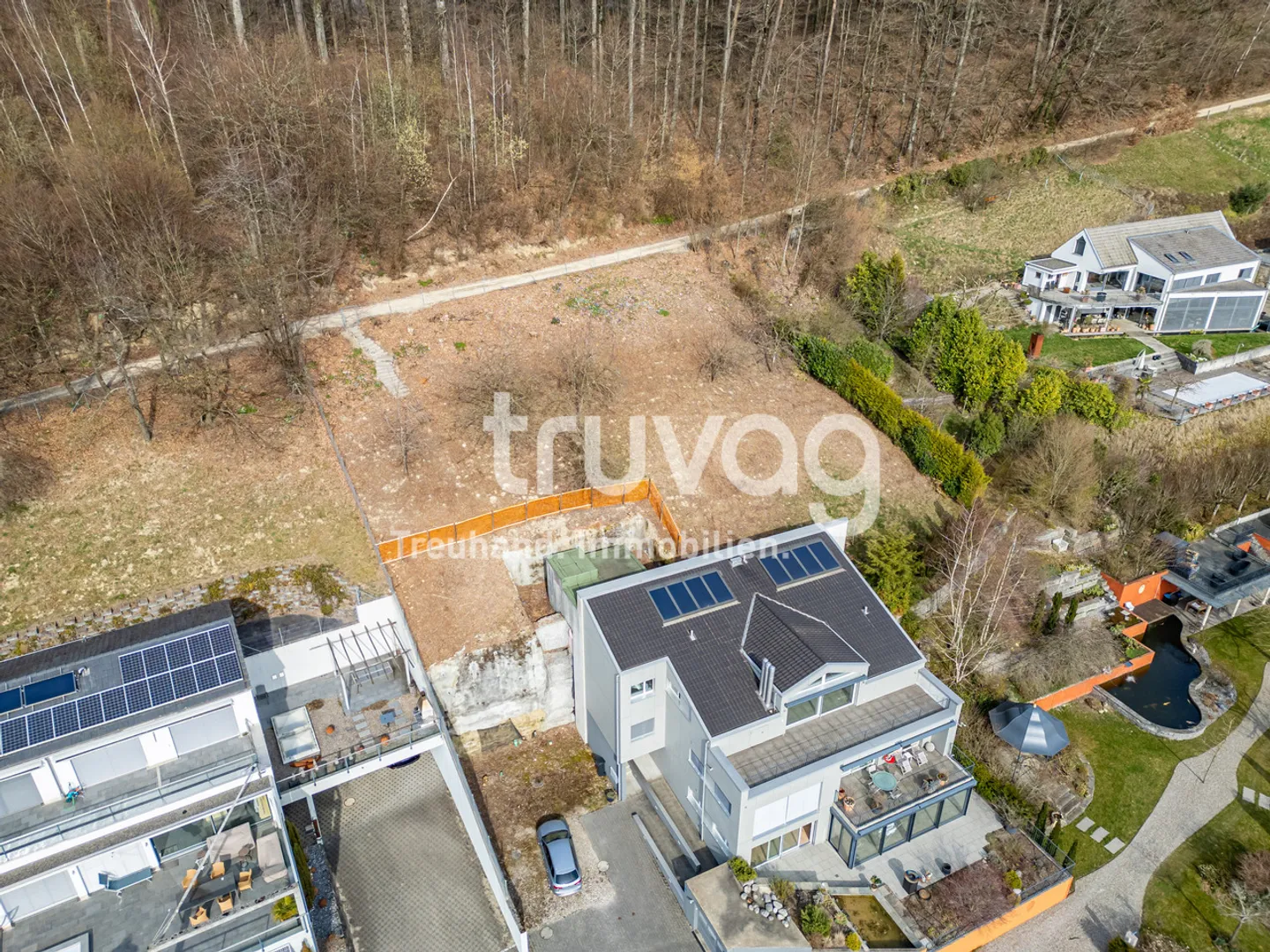 Terrain attractif dans un emplacement idyllique - Photo 3 sur 5