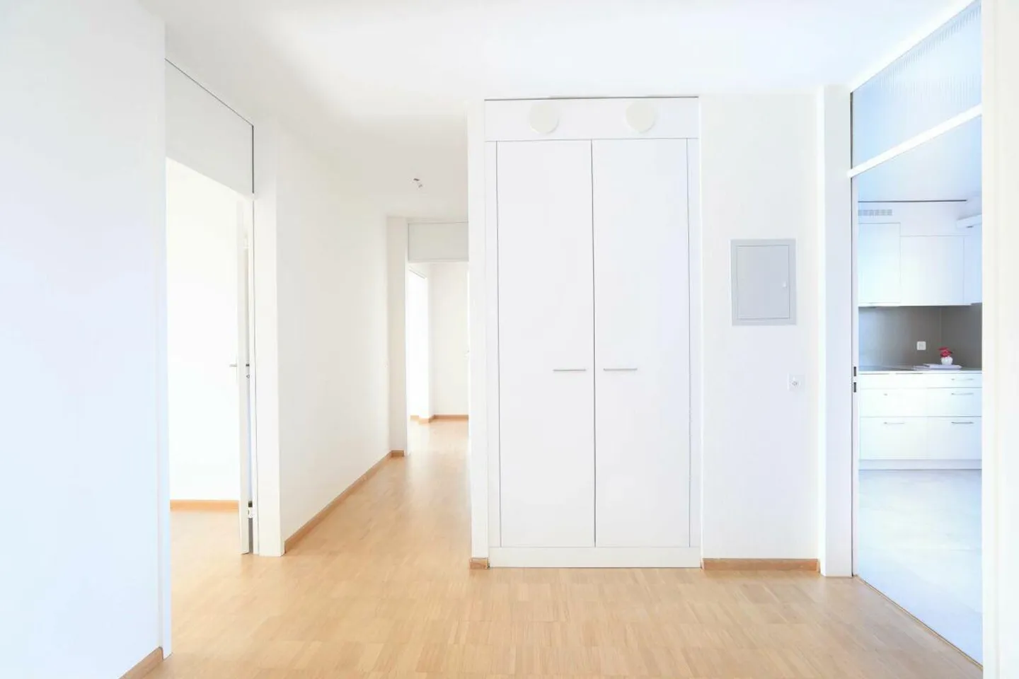 Modern 4-room apartment in Aesch - Photo 8 of 10