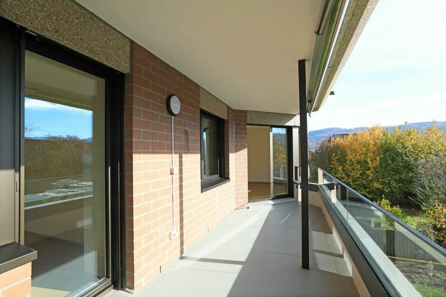 Modern 4-room apartment in Aesch - Photo 9 of 10