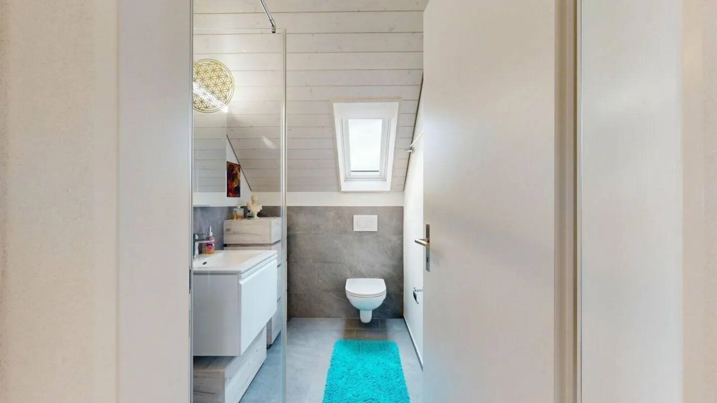 Appartamento moderno di 3,5 locali con torre di lavaggio privata e carport - Foto 8 di 17