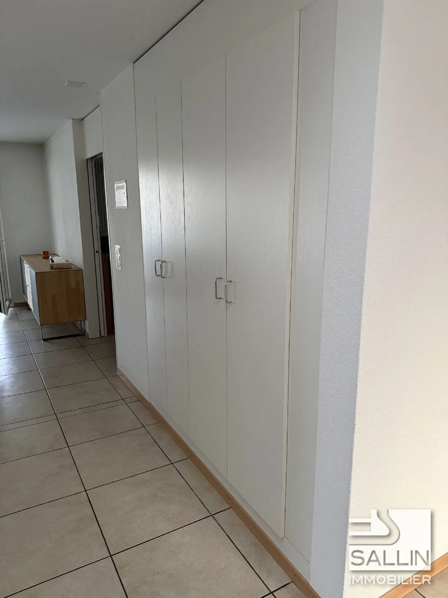 Bright 4.5-Room Apartment - Photo 11 of 14