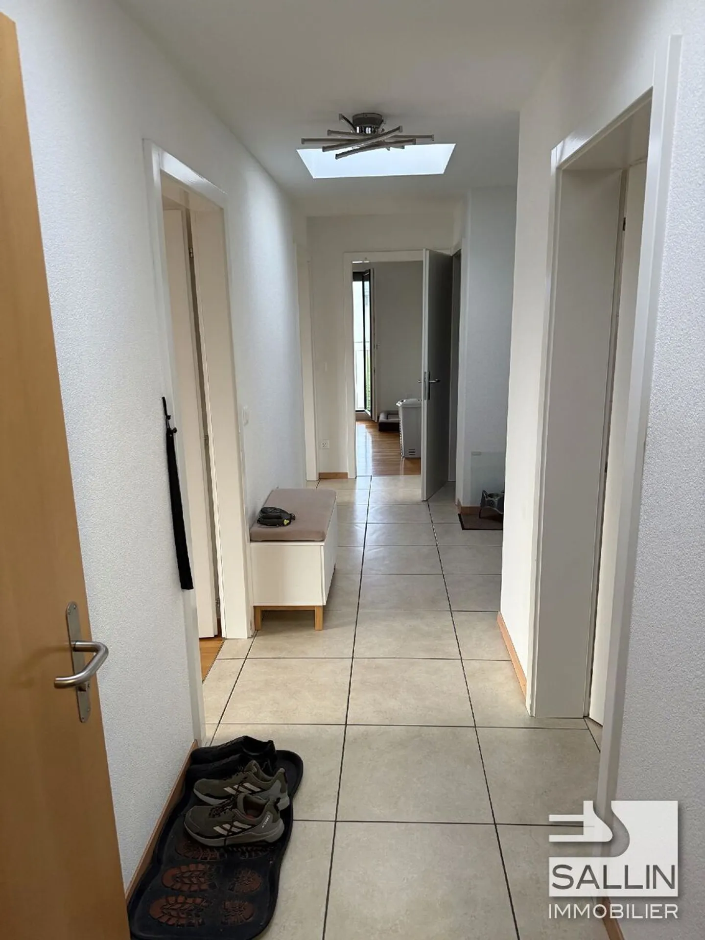 Bright 4.5-Room Apartment - Photo 12 of 14