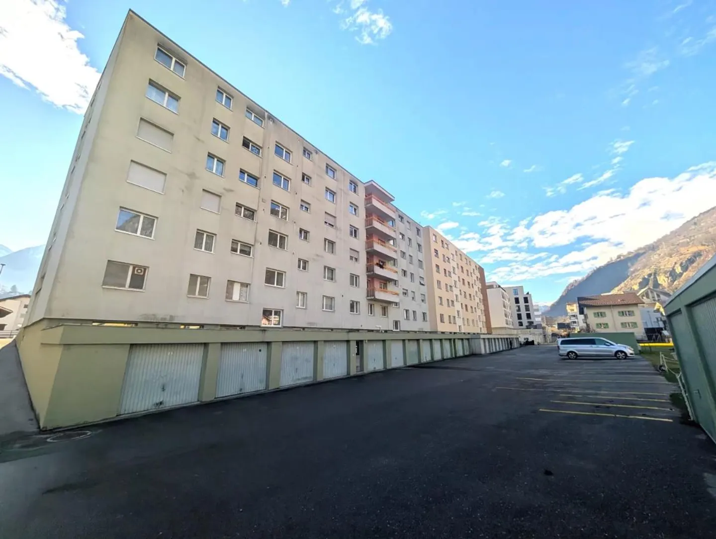 Bright family apartment in an ideal location in Naters - Photo 10 of 10