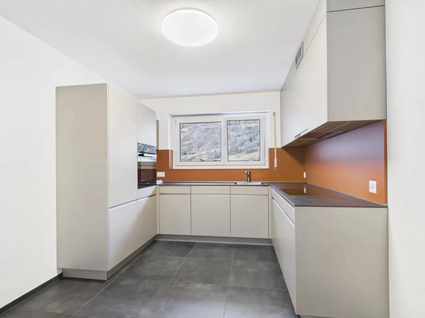 Bright family apartment in an ideal location in Naters - Photo 1 of 10